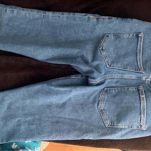 Good American - Picture 5 of 6